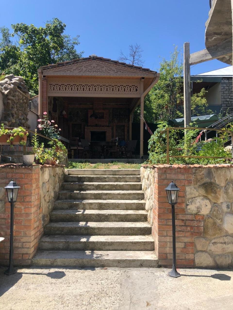 Verona Apartment Dushet'i Exterior photo
