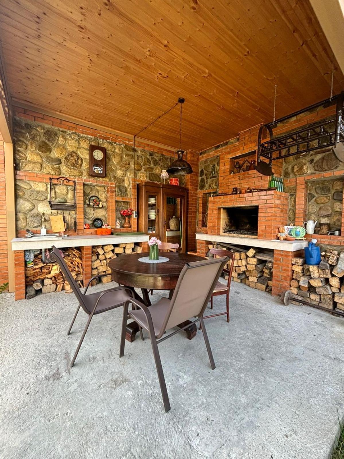 Verona Apartment Dushet'i Exterior photo